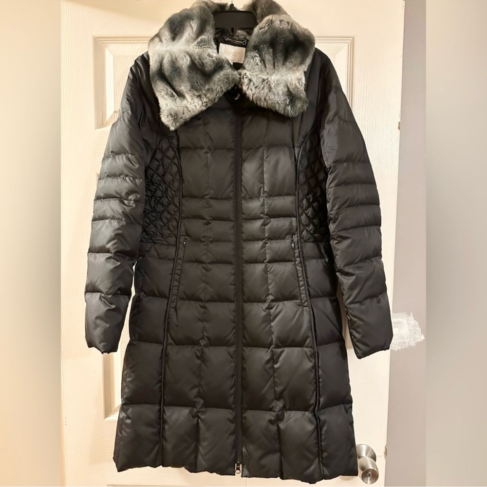 Laundry By Shelli Segal Black Puffer Coat with Faux Fur Collar - Picture 2 of 5